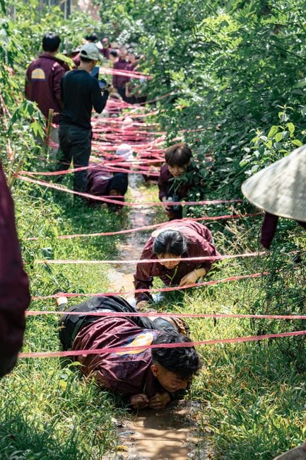 Hướng dẫn tổ chức chương trình kỹ năng sinh tồn kết hợp team building chuyên nghiệp - Khóa Học Kỹ Năng Sinh Tồn