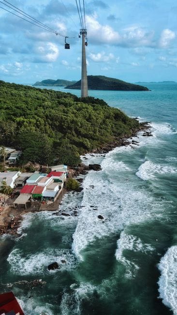 Kinh nghiệm đặt tour Hòn Thơm và khám phá cáp treo vượt biển dài nhất thế giới
