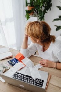 Bí kíp cho gia đình: Quản lý tài chính thông minh và khử mùi nhà mới hiệu quả
