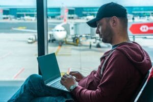 Bí kíp săn vé giá rẻ: Kinh nghiệm đặt vé máy bay và xe khách ‘chuẩn không cần chỉnh’ - Combo Vé Máy Bay & Vé Tàu