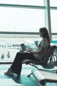 Bí quyết săn vé Vietjet giá rẻ và cách kiểm tra vé máy bay chuẩn xác nhất