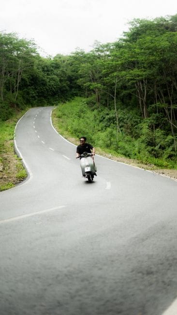 Cẩm nang thuê xe máy chi tiết đường đi: Kinh nghiệm du lịch tự túc an toàn
