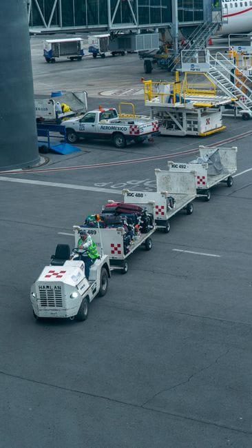Hướng dẫn cách xác định địa chỉ bản đồ giao tận sân bay theo điều kiện FCA và quy định đón trả khách